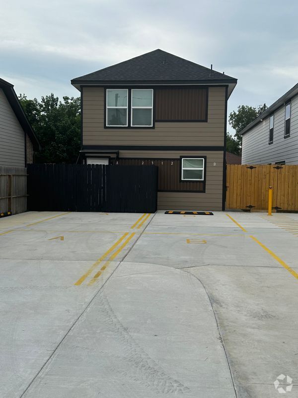 Building Photo - 2312 Wavell St