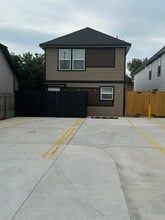 Building Photo - 2312 Wavell St