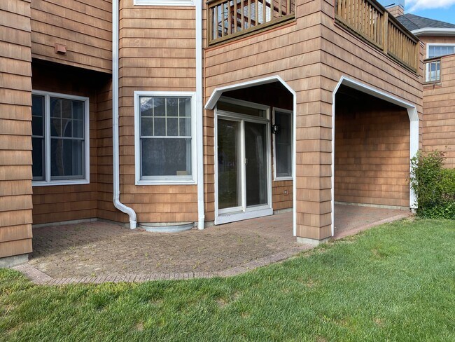 Building Photo - 620 Half Moon Bay Dr