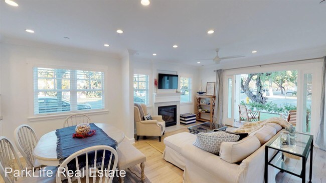 Building Photo - 4 br, 2.5 bath  - 1124 8th Street