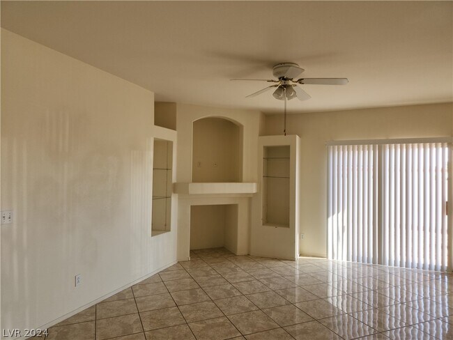 Building Photo - 6201 E Lake Mead Blvd
