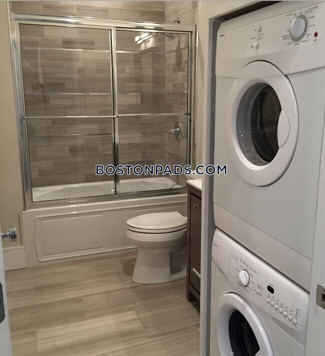 Building Photo - 45 Broad St