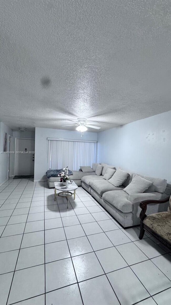 Foto del edificio - 8325 SW 137th Ave