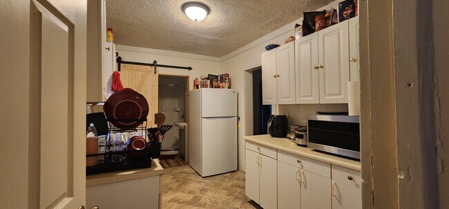 Building Photo - 2123 Bird Dr