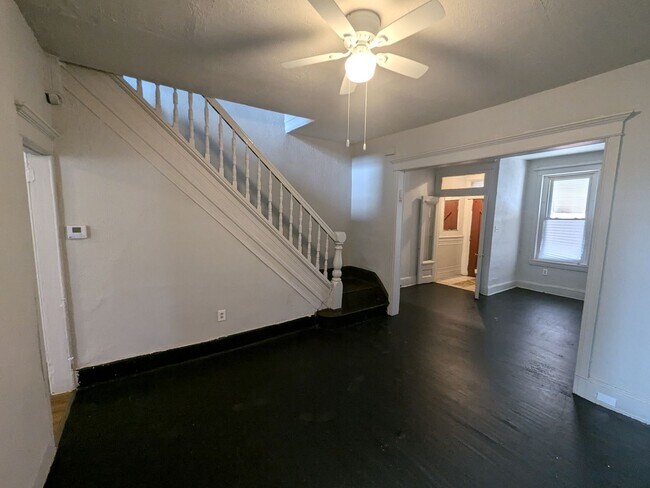 Foto del edificio - Remodeled Home - Strawberry Mansion
