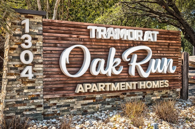 Building Photo - Tramor at Oak Run
