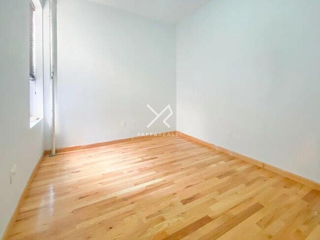 Foto del edificio - 1 bedroom in BROOKLYN NY 11216