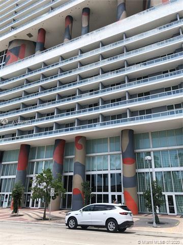 Primary Photo - 500 Biscayne Blvd