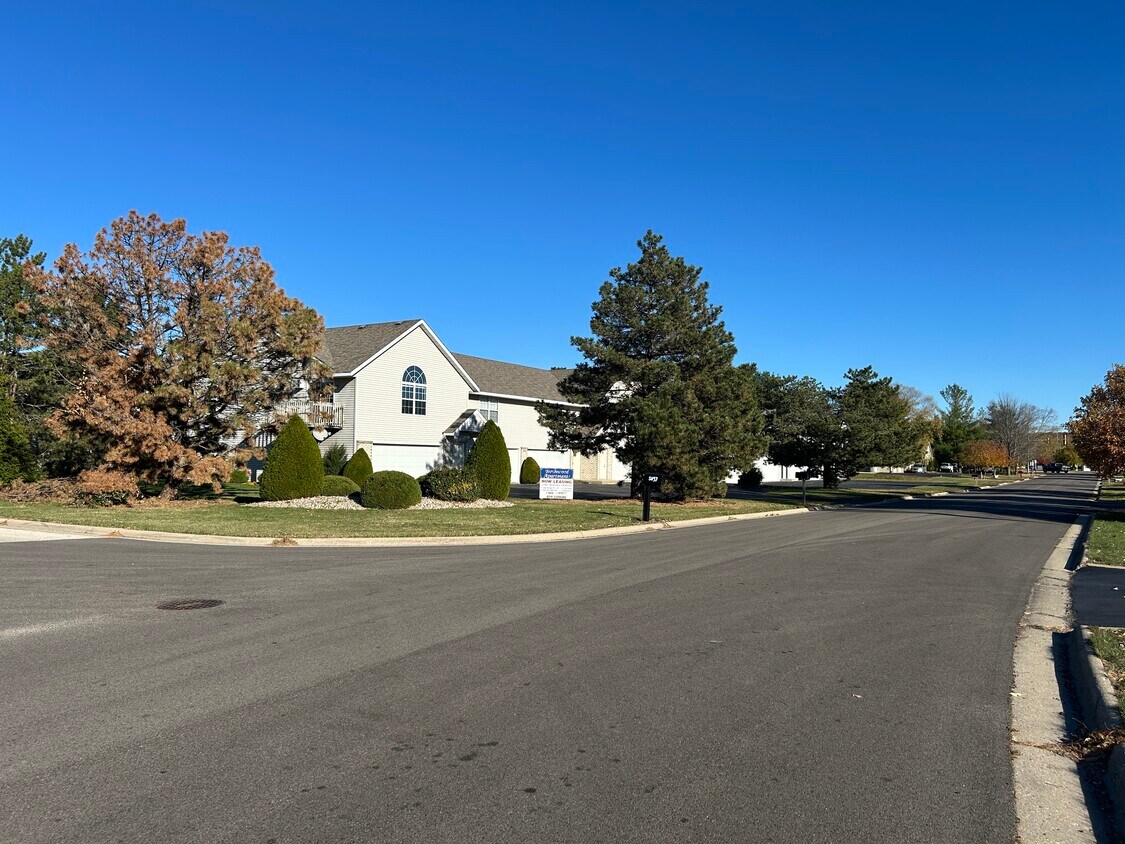 Foto del edificio - 5128 Zenith Pky