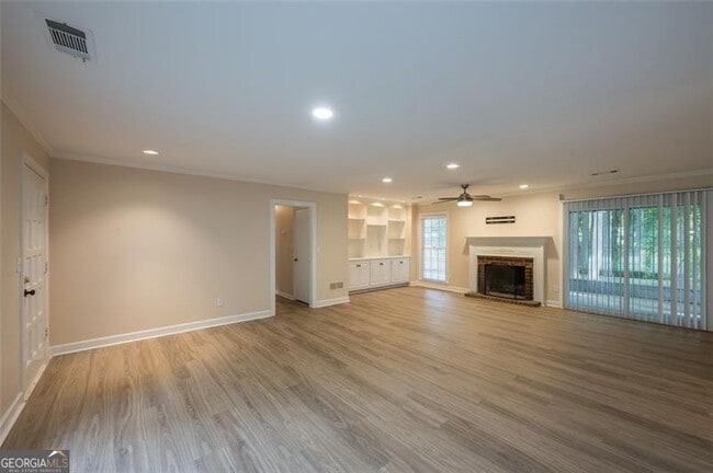 Building Photo - 225 Pebble Trail
