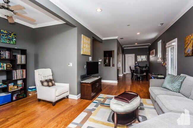 Foto del edificio - 2246 W Medill Ave
