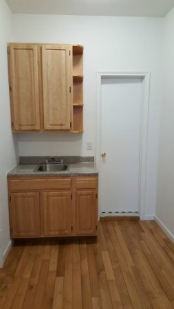 Building Photo - 338 E 5th St