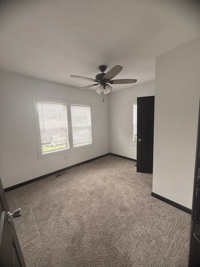 Foto del edificio - 518 N Nettleton Ave