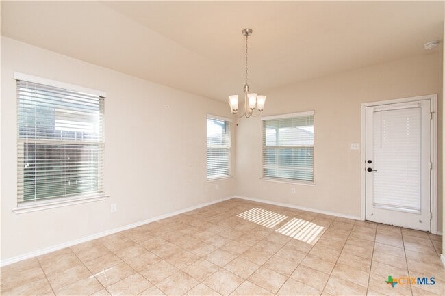 Foto del edificio - 5304 Waterbank Ln