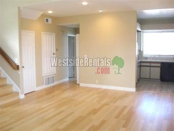 Primary Photo - 406 E Bay Ave