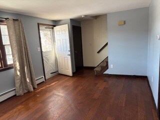 Foto del edificio - 163 Long Pond Dr