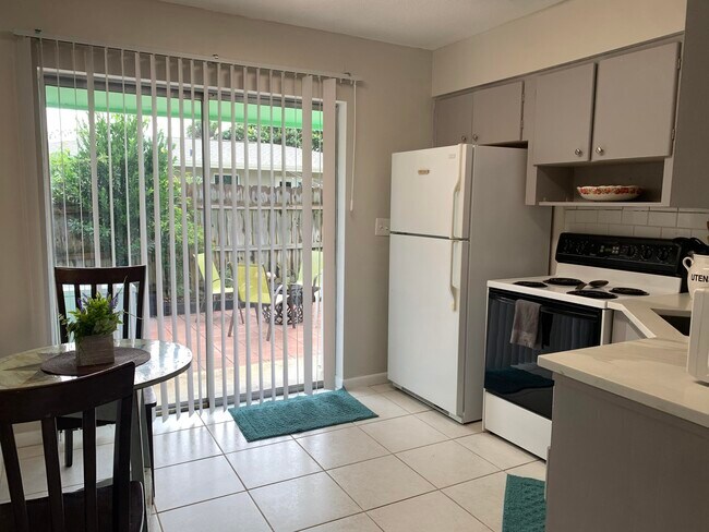 Building Photo - 1958 Ridge Rd