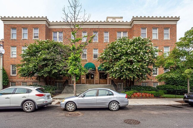 Foto del edificio - Amazing One-Bedroom Adams Morgan Unit! - W...