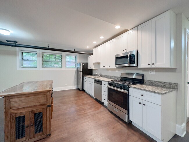 Foto del edificio - 936 E 52nd St