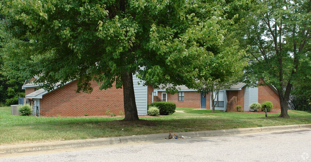 Primary Photo - 6705 Magnolia Ct