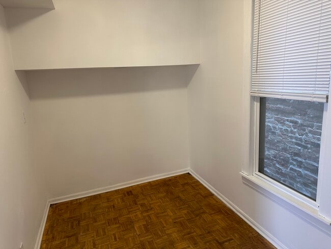 Building Photo - 2139 N Karlov Ave