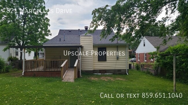 Building Photo - 821 Marcellus Dr