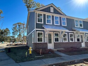 Building Photo - 451 Martins Creek Blvd