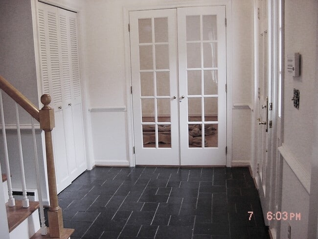 Foto del edificio - 211 Surrey Rd