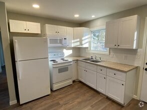 Building Photo - 115 Dogwood