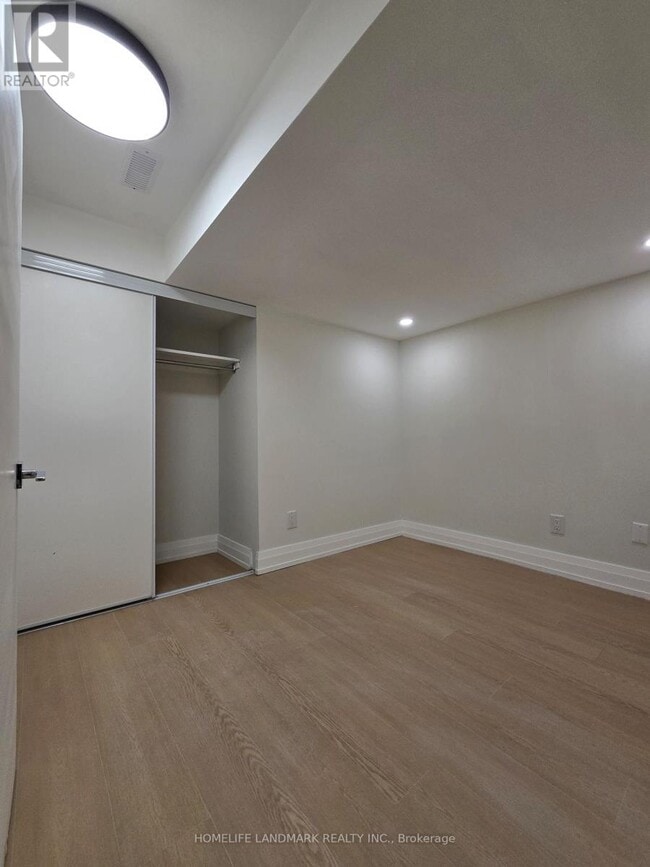 Building Photo - 9 Alton Ave