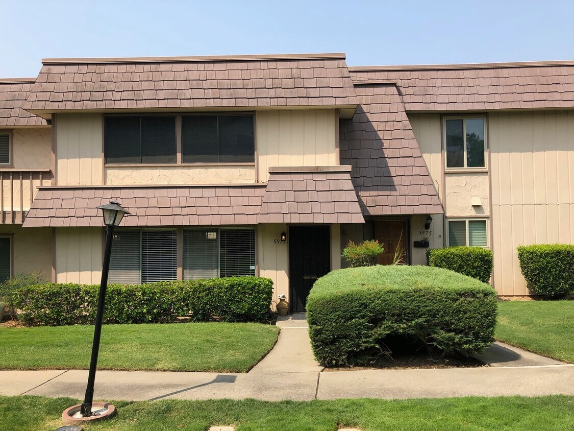 Primary Photo - COMING SOON!!! Beautiful 3 bedroom 2.5 bat...