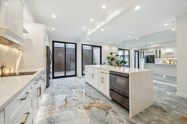 Building Photo - 1201 McDuffie St