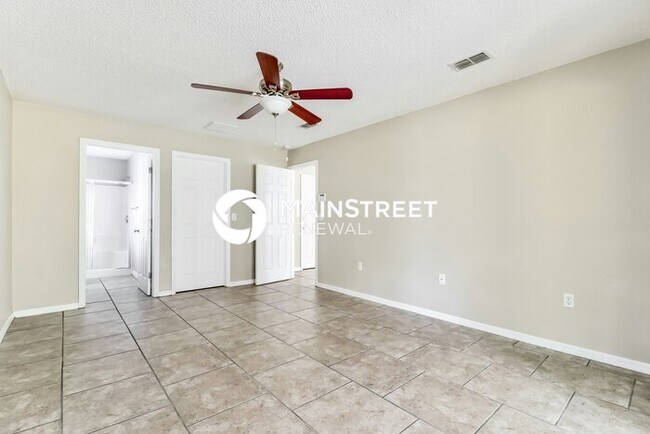 Building Photo - 3 Bedroom Pet-Friendly Home in Spring Hill, FL with Main Street Renewal