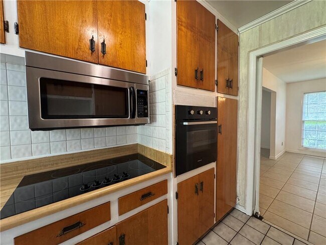 Building Photo - 1054 Gallen Ct