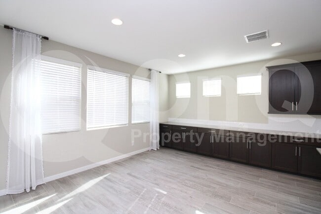 Building Photo - 4119 N 93rd Ln