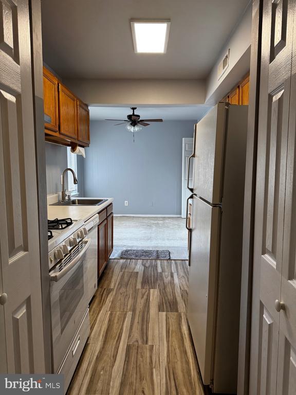 Foto del edificio - 11238 Cherry Hill Rd