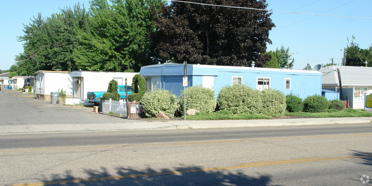 Building Photo - Homecrest