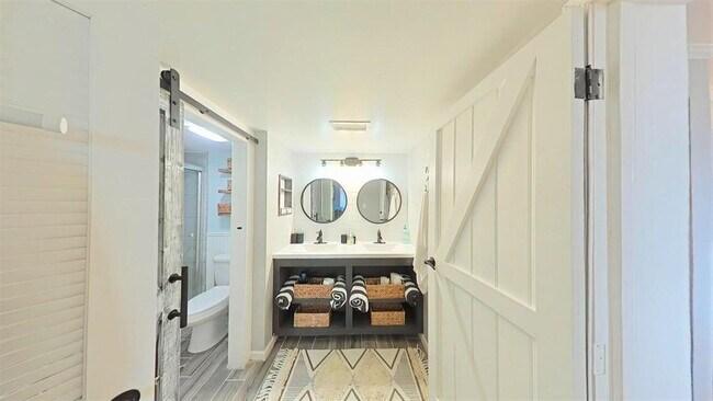 Building Photo - 2400 S Ocean Dr