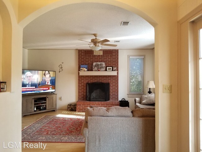 Building Photo - 3 br, 2.5 bath House - 250 Timber Creek