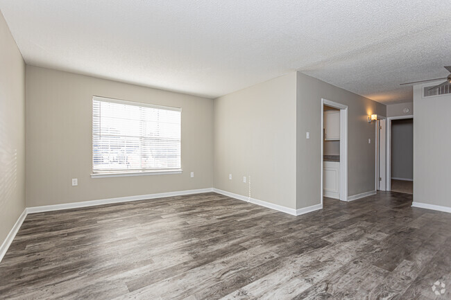 1HAB, 1BA - 728 ft² - Tiger Pointe