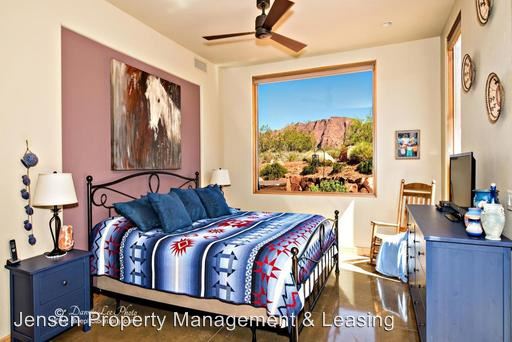 Foto del edificio - 384 Cliff Rose Way