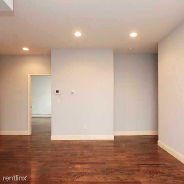 Building Photo - 682 bushwick Ave