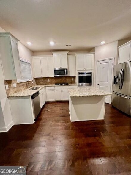 Foto del edificio - 600 Rosehill Ln SW