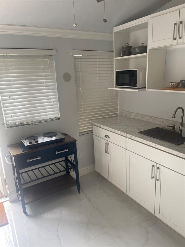 Building Photo - 1191 NE 200th St