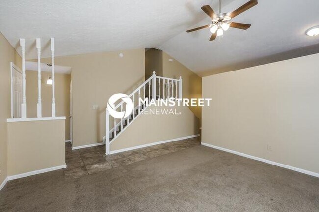 Foto del edificio - 4 Bedroom Pet-Friendly Home in Indianapolis, IN with Main Street Renewal