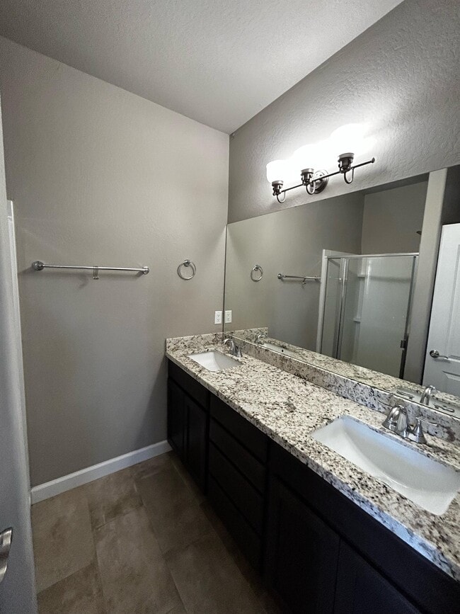 Building Photo - 2465 W Cripple Creek Dr