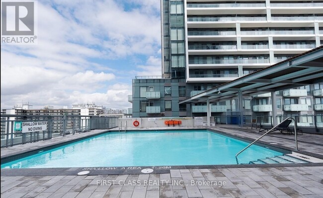 Building Photo - 8 Olympic Gdn Dr