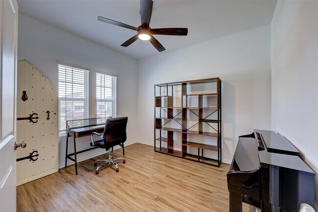 Foto del edificio - 432 Wolf Springs Rd