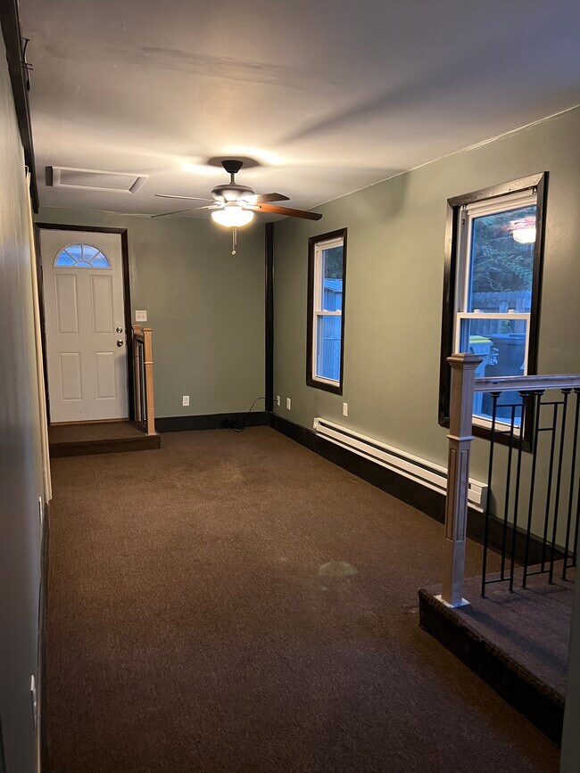 615 Cottage Ave Unit Rear, Anderson, IN 46012 Apartments in Anderson