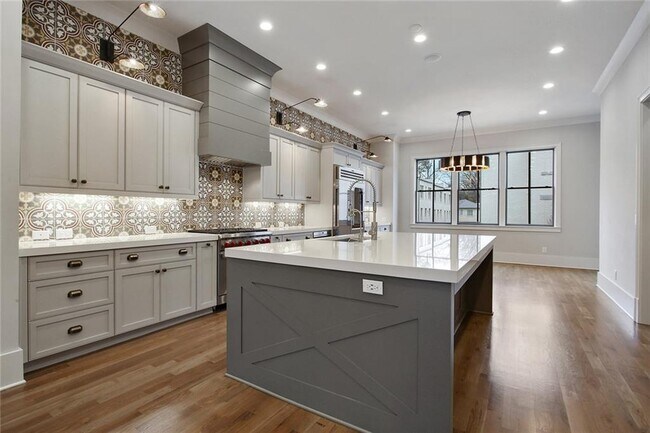 Building Photo - 83 E Andrews Dr NW